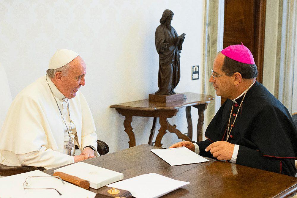 Conferências episcopais são expressão de comunhão dos pastores unidos ao Papa - Jornal O São Paulo