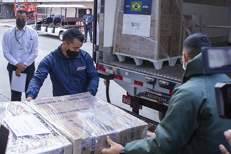 Vacinação contra a COVID-19: Butantan e Fiocruz vão receber novas remessas de matéria prima - Jornal O São Paulo