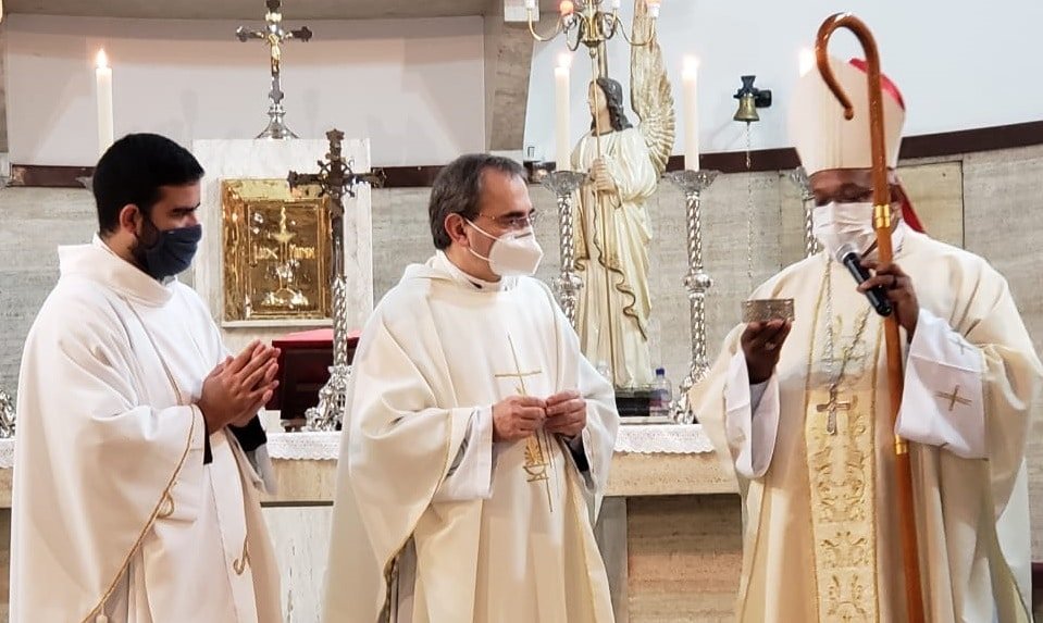 Dom Eduardo dá posse a administrador paroquial e vigário da Paróquia São Vito Mártir - Jornal O São Paulo