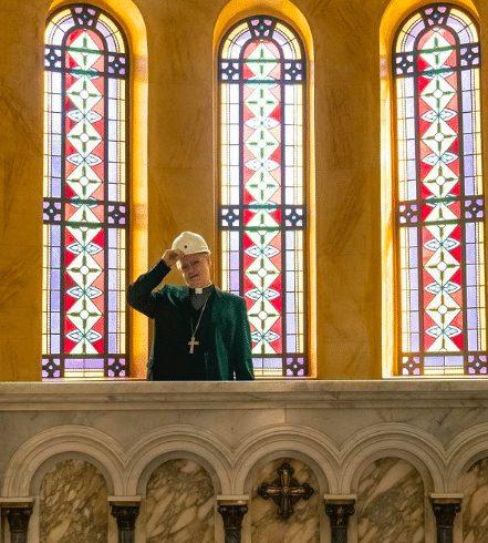 Cardeal Scherer visita obras do restauro de capela centenária na ‘Cidade Matarazzo’ - Jornal O São Paulo