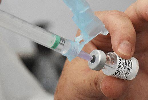 Brasil recebe mais 600 mil doses de vacinas da Pfizer - Jornal O São Paulo