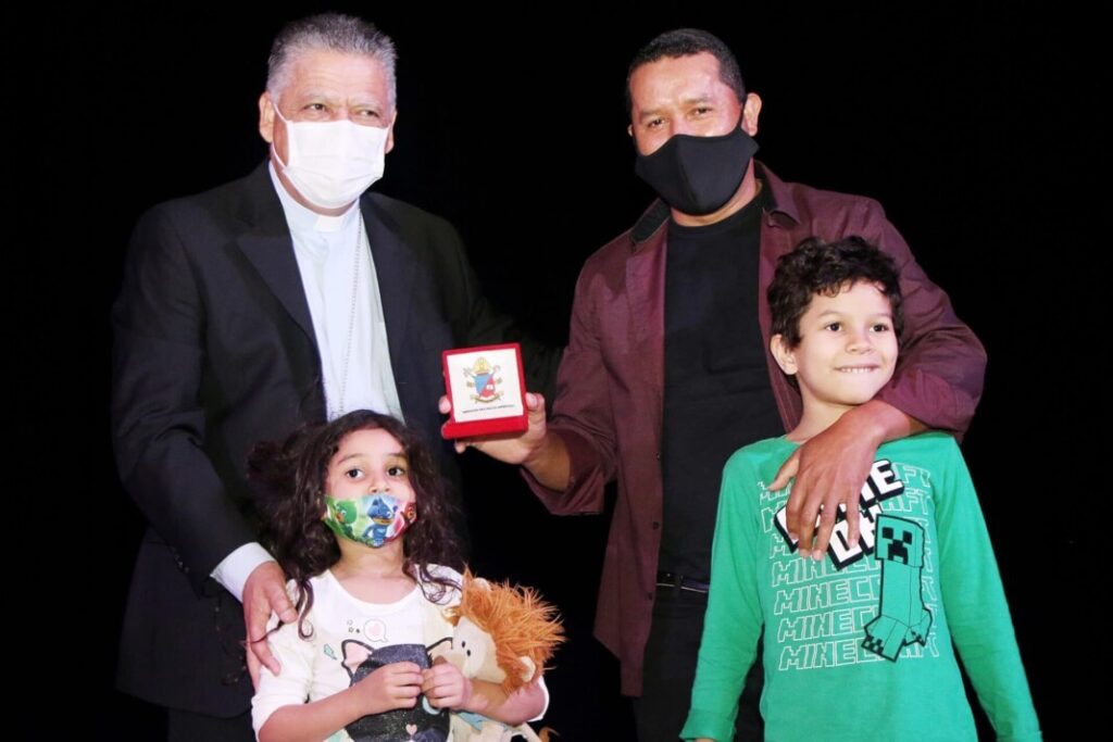 Medalha São Paulo Apóstolo: reconhecimento das obras que manifestam a glória de Deus na cidade