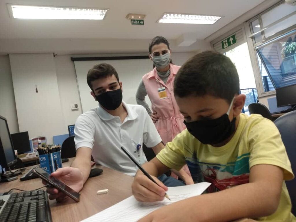 Poder público e voluntários se mobilizam em iniciativas de reforço escolar - Jornal O São Paulo