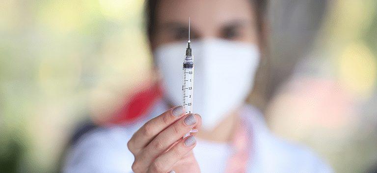 COVID-19: Brasil registra a menor média móvel de mortes desde janeiro - Jornal O São Paulo