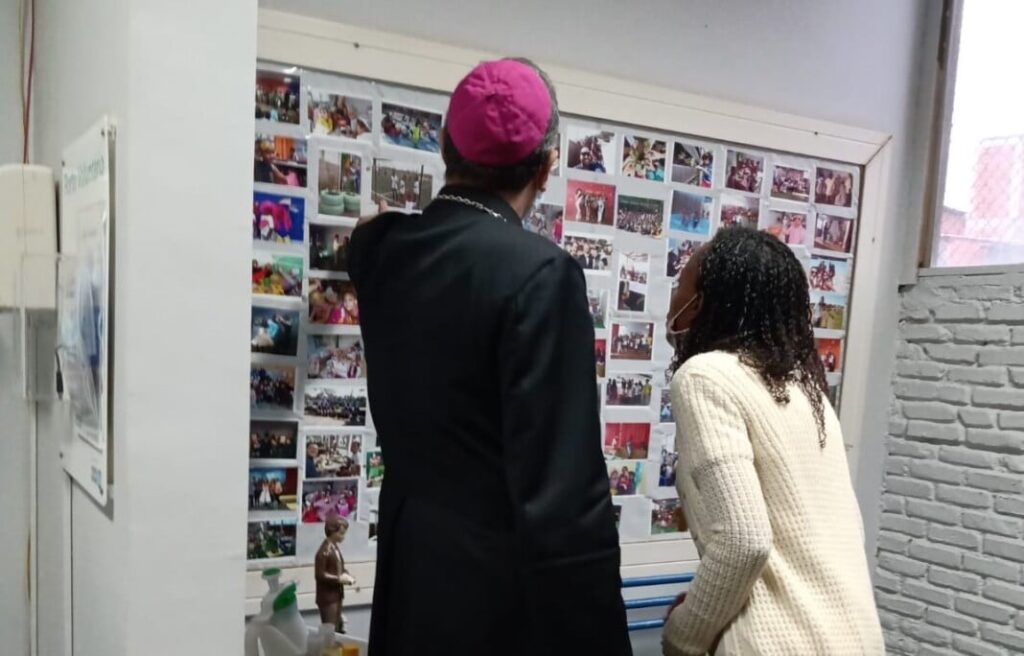 Dom Carlos Lema visita a Favela do Moinho - Jornal O São Paulo