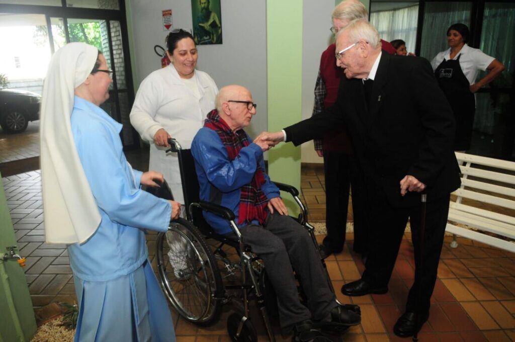 Zeloso com os sacerdotes em favor do bem do povo de Deus - Jornal O São Paulo
