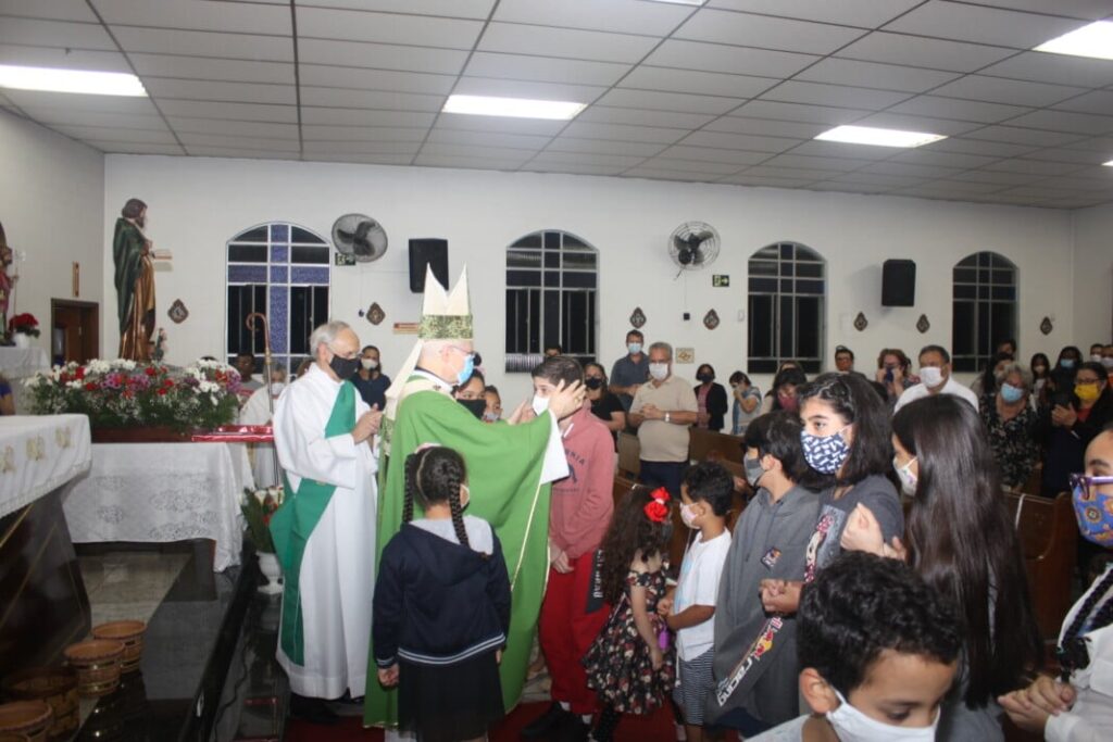 Cardeal Scherer participa da festa patronal da Paróquia São Mateus - Jornal O São Paulo