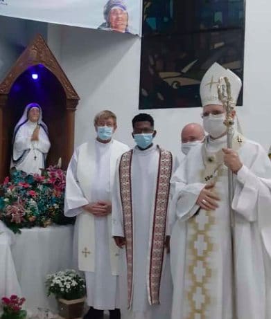 DomOdilopresidemissanaªfestapatronaldaParóquiaSantaTeresadeCalcutá