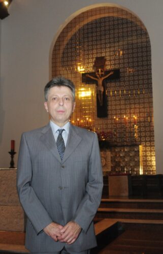 claudio pastro pateo colegio