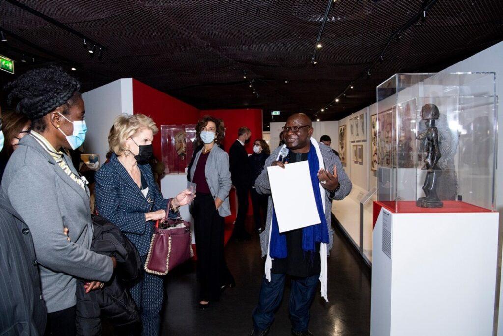 Antes da restituição, França expõe obras tomadas do Benin durante período colonial - Jornal O São Paulo