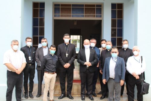 Em visita a São Carlos, Dom Luiz Carlos conhece as instalações da cúria diocesana