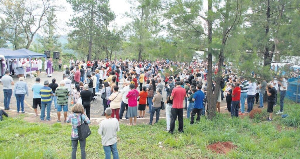 Vítimas da COVID-19 são recordadas em missa no maior cemitério da América Latina - Jornal O São Paulo