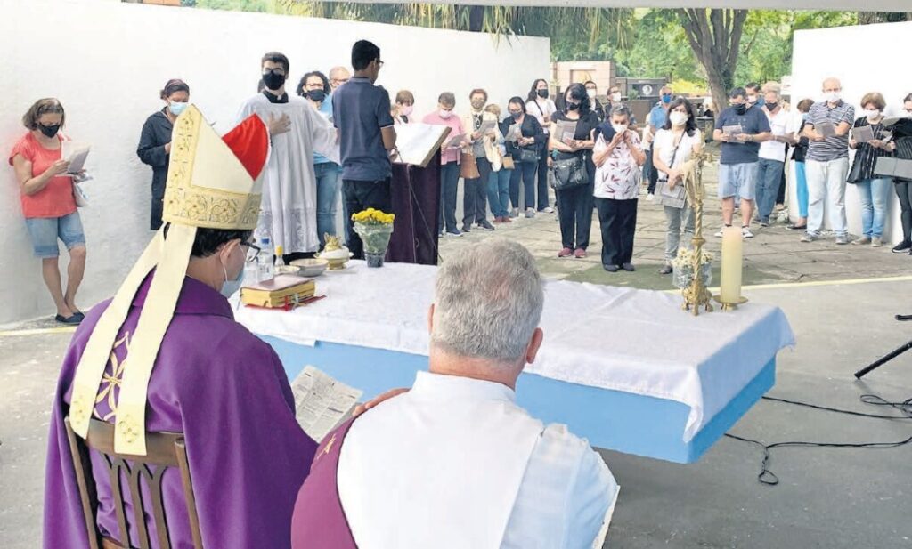 Vítimas da COVID-19 são recordadas em missa no maior cemitério da América Latina - Jornal O São Paulo