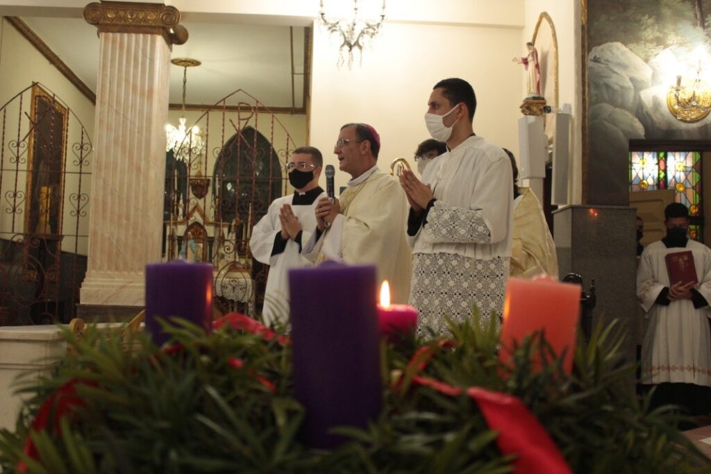 Vigília Universitária de Natal mobiliza jovens, famílias e membros de novas comunidades - Jornal O São Paulo