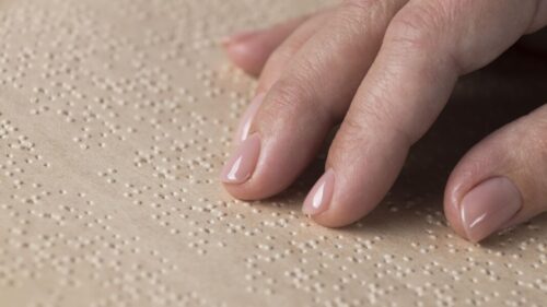 Dia mundial do braille: instrumento essencial para milhões de pessoas com deficiência visual - Jornal O São Paulo