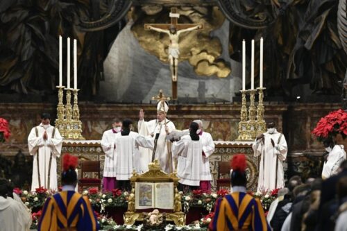 Papa: ‘Como os Magos, sonhemos, procuremos, adoremos’ - Jornal O São Paulo