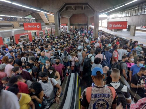 Transporte público é ambiente potencial para a transmissão da COVID-19 - Jornal O São Paulo