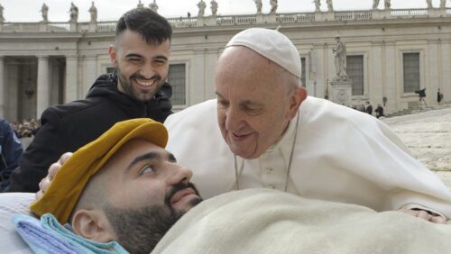 Dia dos Enfermos: Papa pede cuidado humano integral - Jornal O São Paulo