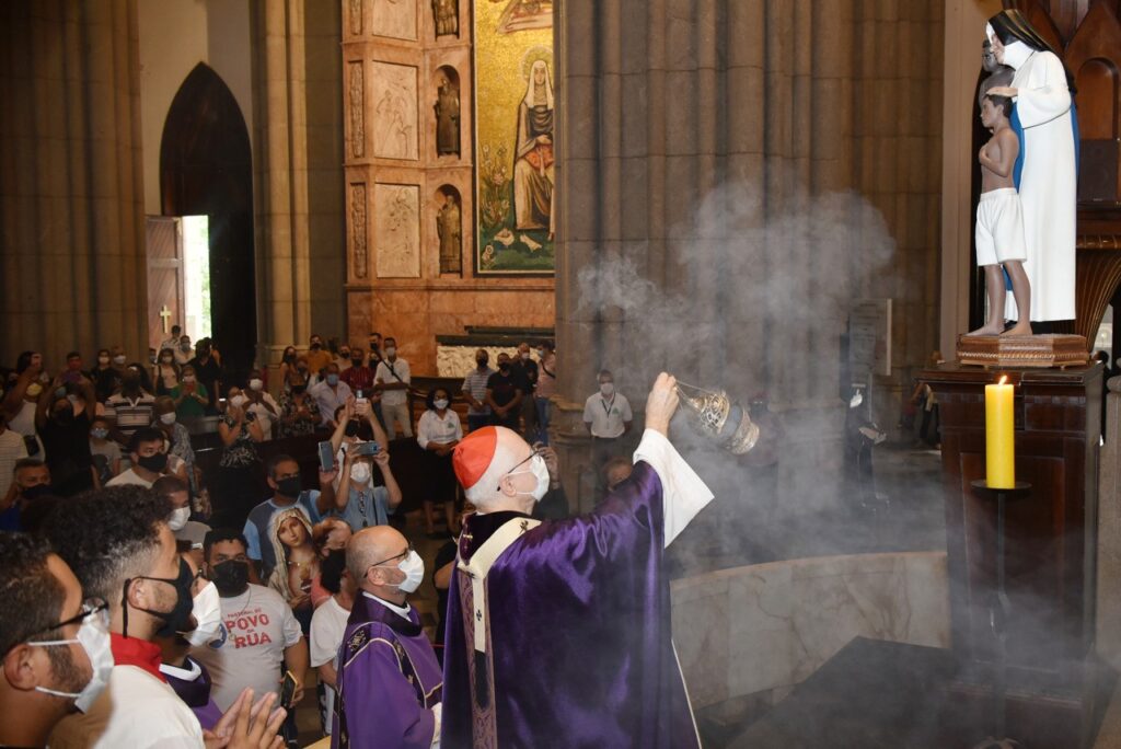 Imagem de Santa Dulce dos Pobres é entronizada na Catedral da Sé - Jornal O São Paulo