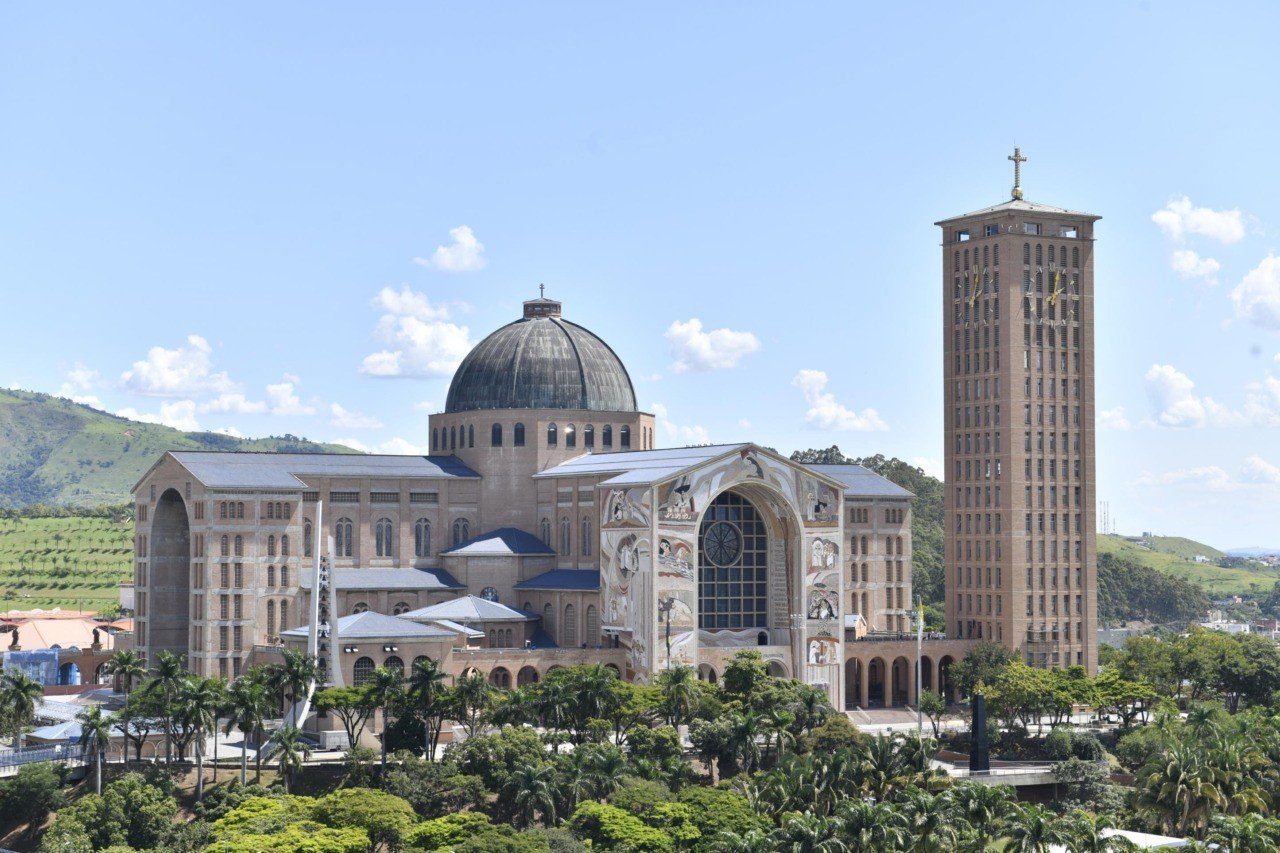 O que faz com que a Igreja Católica seja a instituição com a maior confiança entre os brasileiros? - Jornal O São Paulo