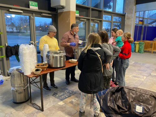 A solidariedade que abraça em tempos de guerra - Jornal O São Paulo