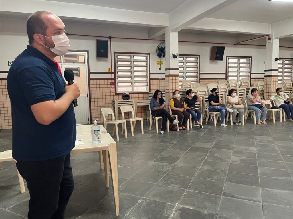 Na Lapa, secretários paroquiais se encontram com o representante da Orgsystem - Jornal O São Paulo