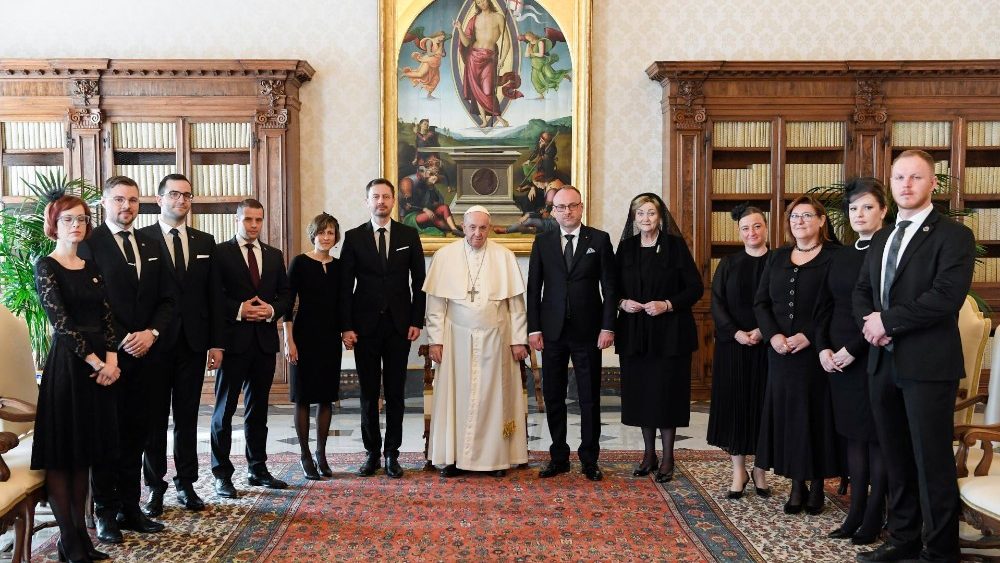 Papa agradece acolhimento a refugiados na Eslováquia, um país de trânsito - Jornal O São Paulo