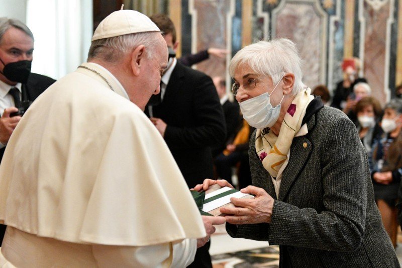 Papa critica o aumento de despesas com armas e afirma ser necessário uma mudança de rota - Jornal O São Paulo