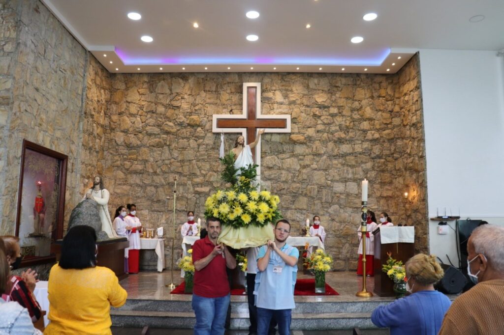 Entre nós está o Cristo Ressuscitado - Jornal O São Paulo