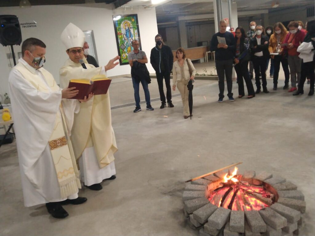 Dom José preside a Vigília Pascal na Paróquia Nossa Senhora de Lourdes - Jornal O São Paulo