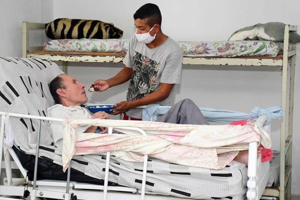 Em atenção às necessidades corporais e espirituais do próximo - Jornal O São Paulo