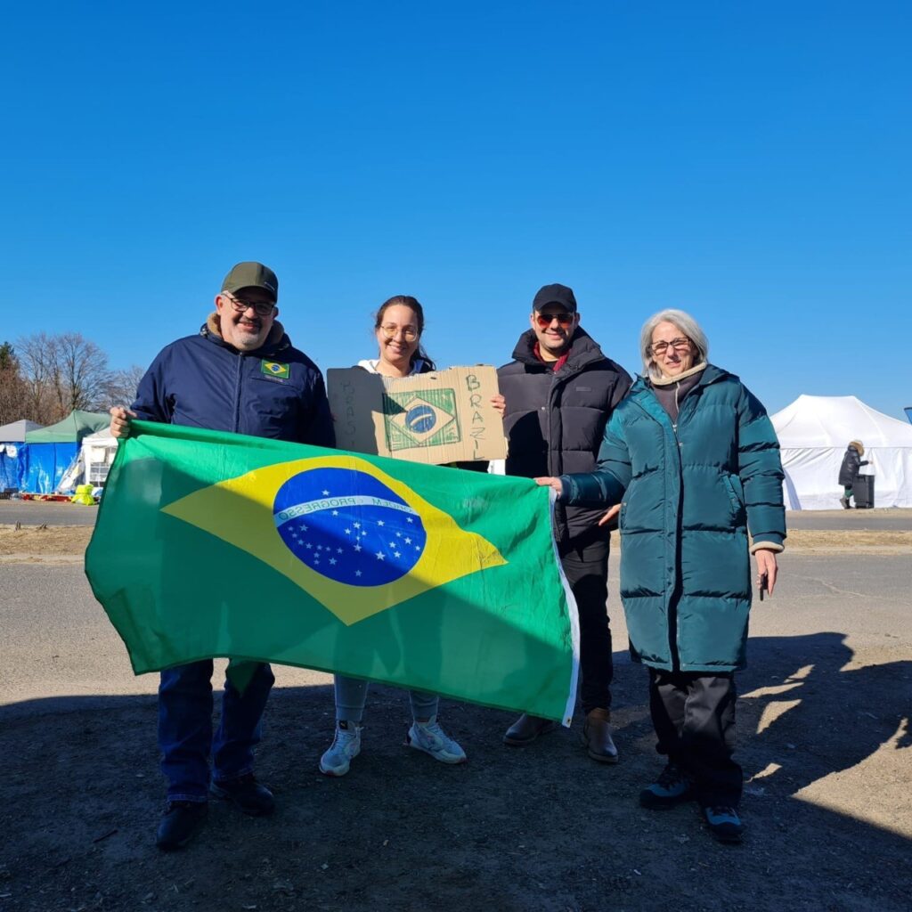 Projeto jesuíta no Brasil e ‘Frente Brazucra’ ajudam quem precisa fugir da guerra - Jornal O São Paulo