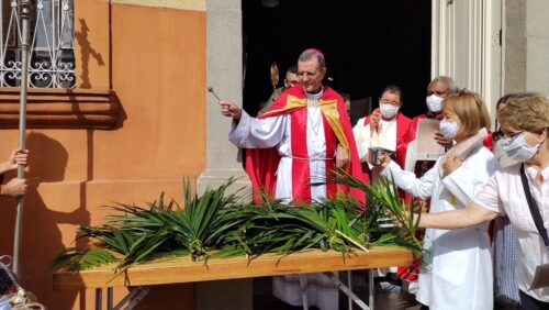 Dom Carlos Lema celebra o Domingo de Ramos no centro da cidade - Jornal O São Paulo