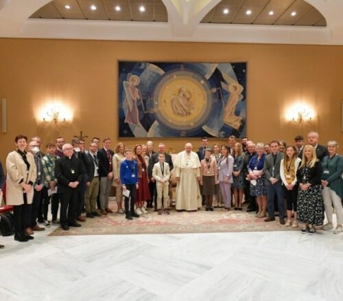 Francisco: o verdadeiro educador acompanha, escuta e dialoga - Jornal O São Paulo