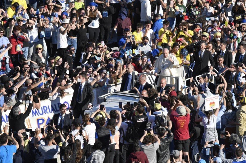 “Os jovens tem o ‘faro’ da Verdade. A vida é bela, não tenham medo” - Jornal O São Paulo