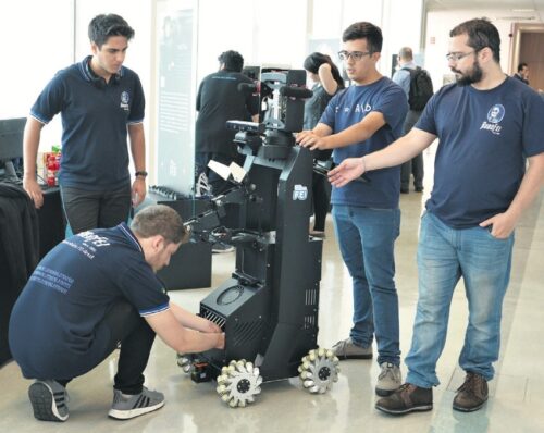 Como a formação acadêmica pode melhor atender às demandas das empresas e da sociedade? - Jornal O São Paulo