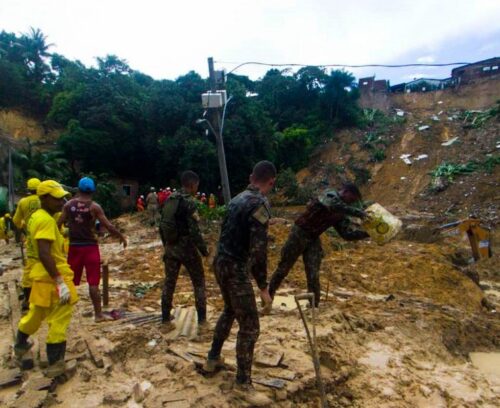 Cáritas e Arquidiocese de Olinda e Recife se mobilizam em prol de atingidos por chuvas - Jornal O São Paulo