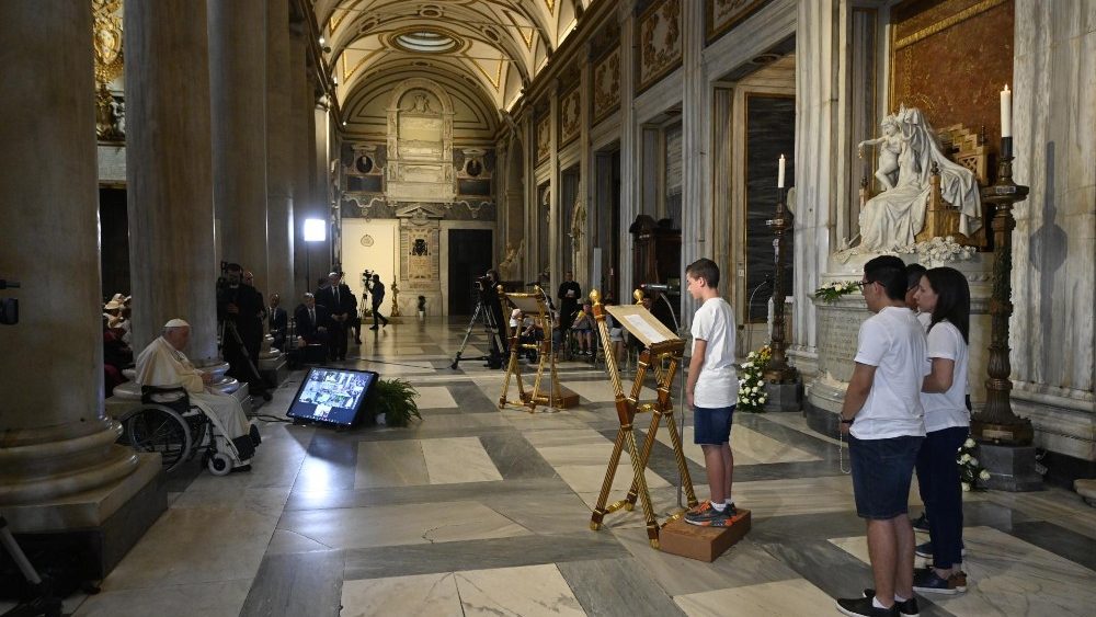 “Cesse o quanto antes a guerra”: a súplica do Papa Francisco à Rainha da Paz - Jornal O São Paulo