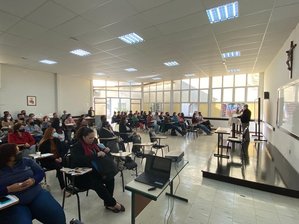 Na Região Sé, colaboradores das secretarias paroquiais têm formação sobre os sacramentos  - Jornal O São Paulo