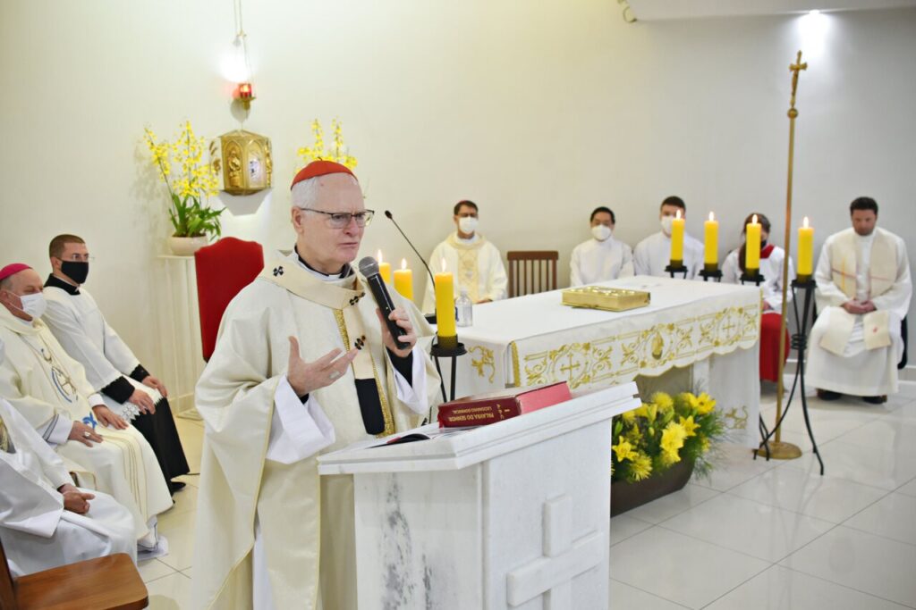 ‘Sagrado Coração de Jesus, fazei o nosso coração semelhante ao vosso’, pedem os padres e todo o povo - Jornal O São Paulo