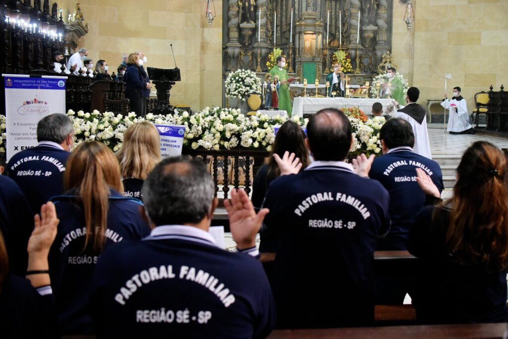 Na Igreja em São Paulo, católicos expressam a alegria de ser família