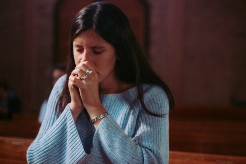 Rezar apenas em pensamento é válido? - Jornal O São Paulo