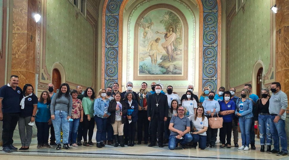 Na Igreja em São Paulo, católicos expressam a alegria de ser família