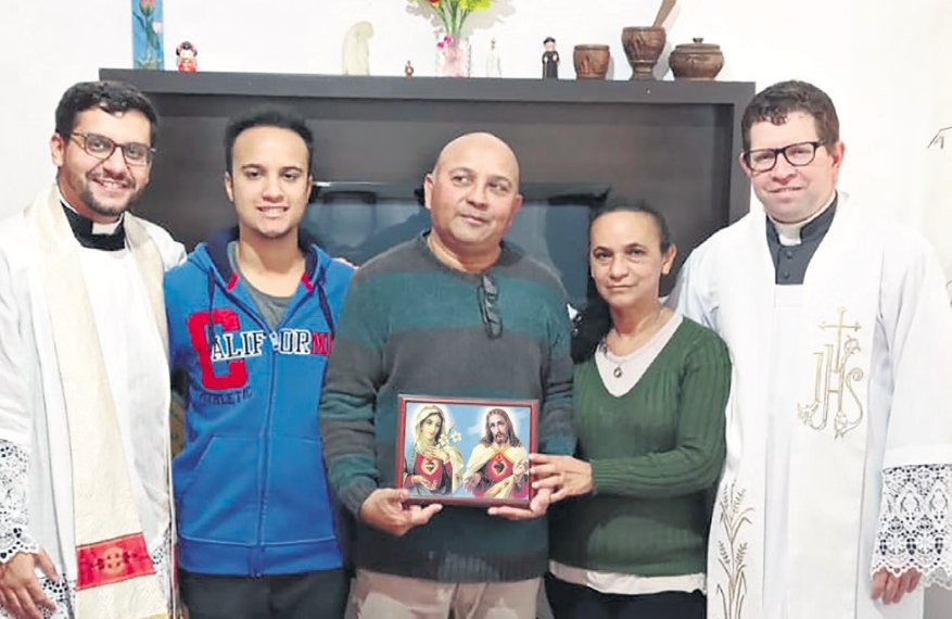 Casas de portas abertas ao Sagrado Coração de Jesus e ao Imaculado Coração de Maria - Jornal O São Paulo