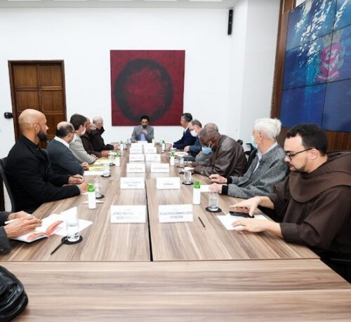 Padres do Setor Catedral se reúnem com o prefeito Ricardo Nunes - Jornal O São Paulo