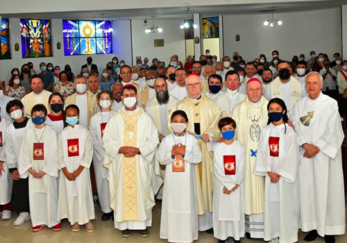 ‘Sagrado Coração de Jesus, fazei o nosso coração semelhante ao vosso’, pedem os padres e todo o povo - Jornal O São Paulo