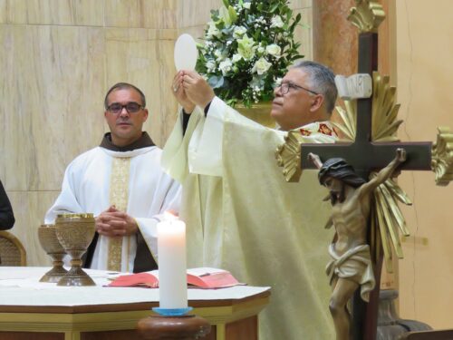 Dom Carlos Silva preside missa na Paróquia Santo Antônio do Pari - Jornal O São Paulo