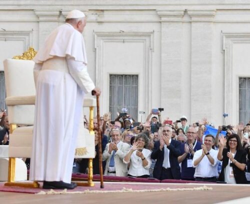 Papa: que a família não seja poluída pelo egoísmo, o individualismo e a cultura da indiferença - Jornal O São Paulo