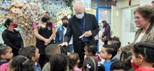 Cardeal Scherer visita unidades educacionais mantidas pelo Bompar - Jornal O São Paulo