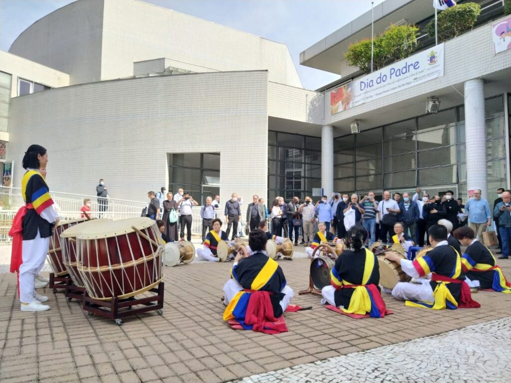 Clero arquidiocesano celebra o dia do padre em paróquia pessoal coreana - Jornal O São Paulo